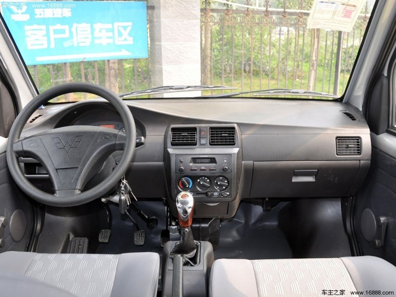  五菱荣光小卡 2017款 1.5L 双排基本型L3C