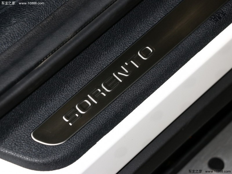  索兰托 2015款 索兰托L 2.4L 汽油4WD尊贵版 7座 国V