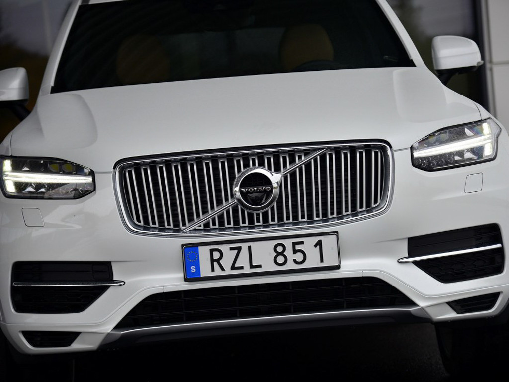 沃尔沃xc90 2016款 e驱混动 2.0t t8 智尊版 7座