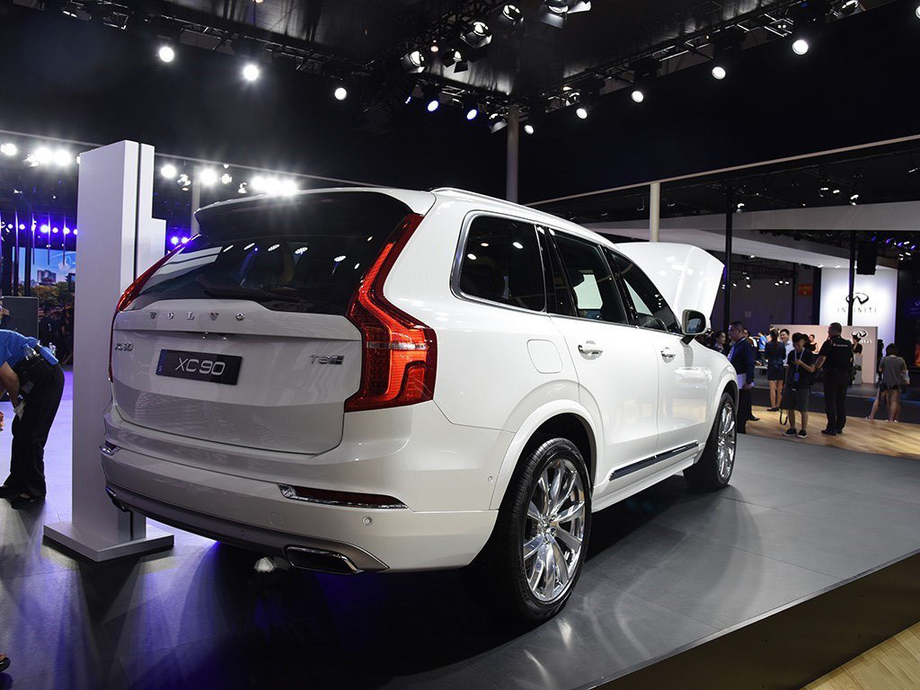沃尔沃xc90新能源2018款 e驱混动 2.0t t8 个性运动版 7座