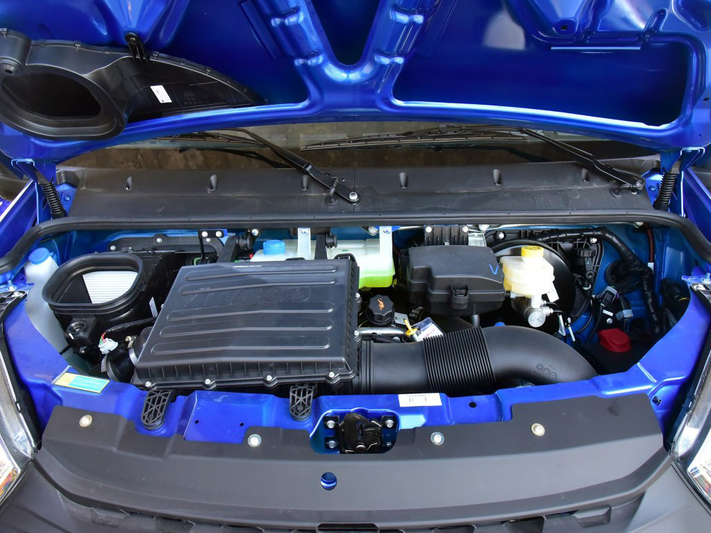依维柯欧胜2018款 3.0t 4.5吨加长轴单排加宽底盘f1c
