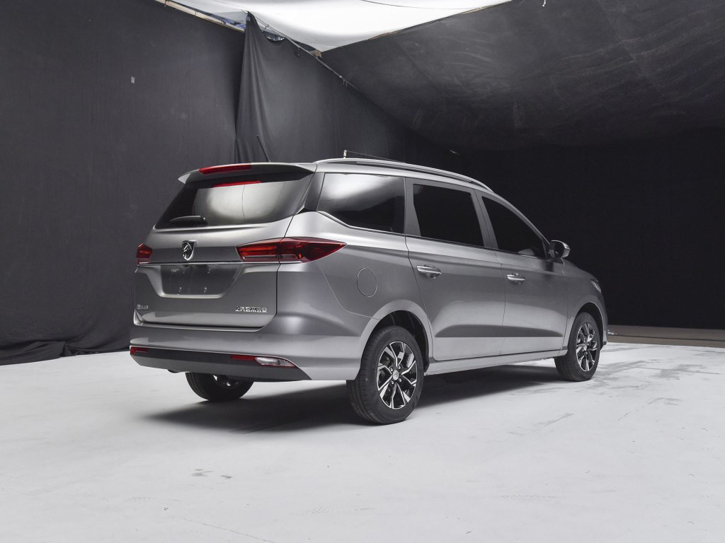 宝骏3602018款 1.5l 自动豪华型