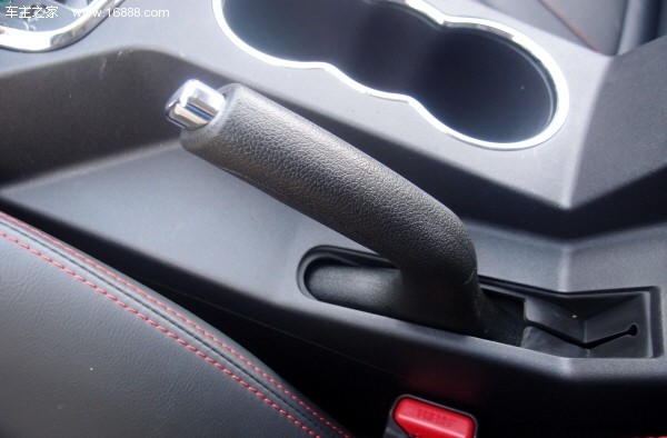 手刹怎么拉和放 2014070706061984374_600.jpg