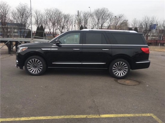 领航员7座 2018103012120168396_550.jpg