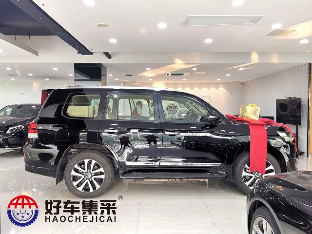 黑色丰田兰德酷路泽提车 黑色丰田兰德酷路泽提车