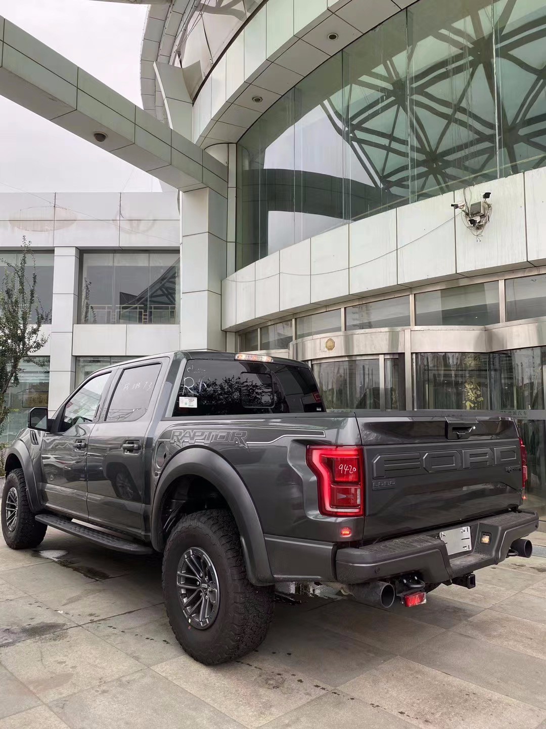 2020款墨版福特猛禽f150详细配置分析