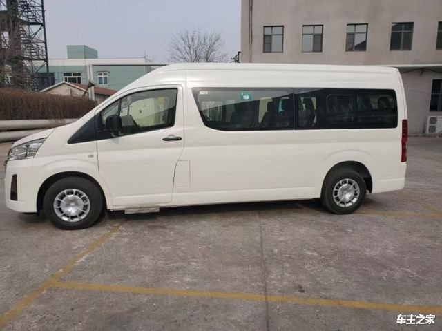 车型四: 21款丰田海狮hiace 3.5l 自动 9座.配置:3.