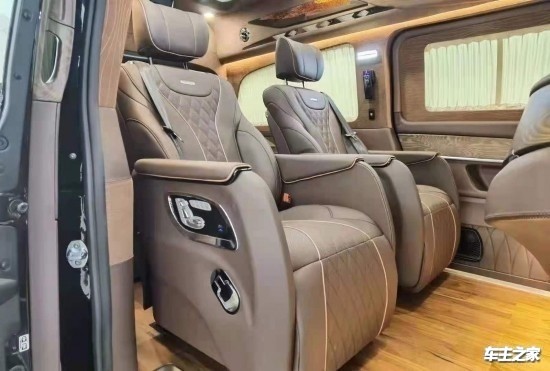 福建奔驰改装航空座椅七座商务车