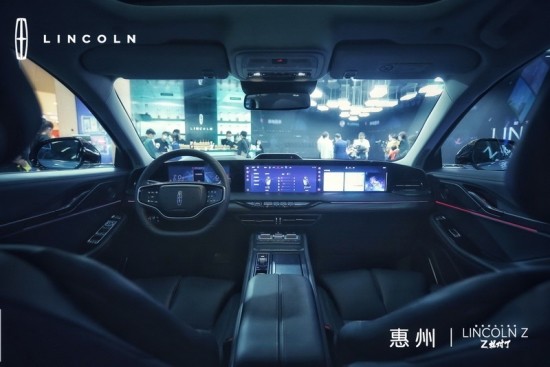 全新林肯z  i享与i酷车型拥有各具特色的一体式侧徽标,与感应式隐藏车