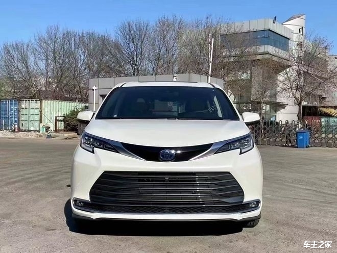 全新平行进口丰田塞纳加版现车