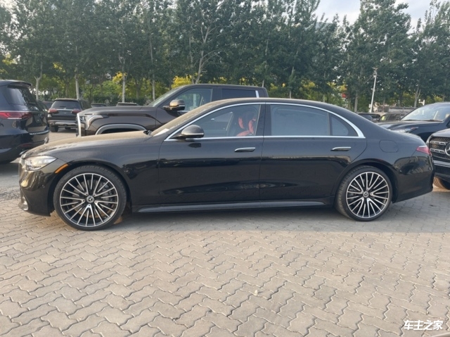 奔驰s500现车全国可上牌最高优惠20w