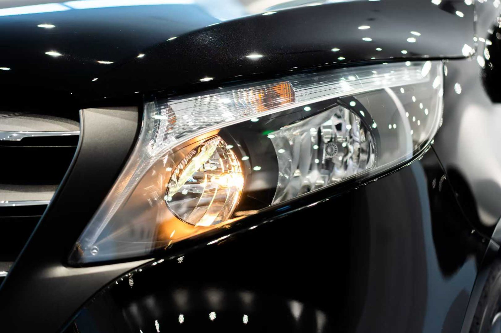 9速奔驰威霆VST680多少钱 新款奔驰威霆七座房车图片及报价