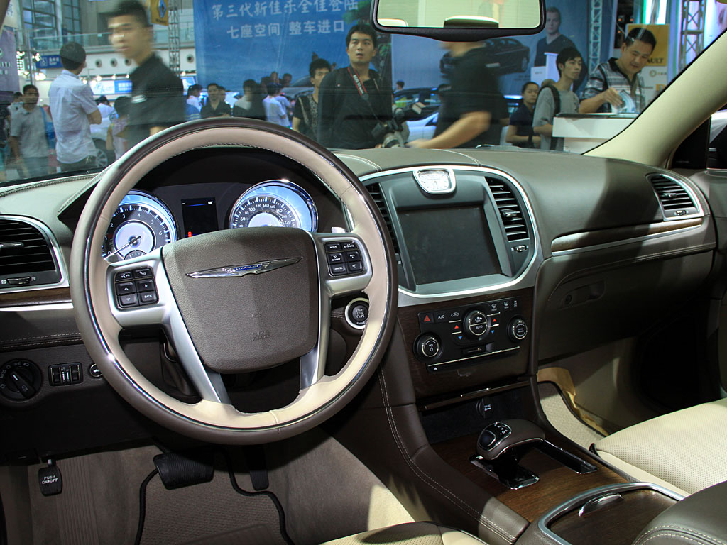 克莱斯勒300c(进口)内饰图片 – 车主之家
