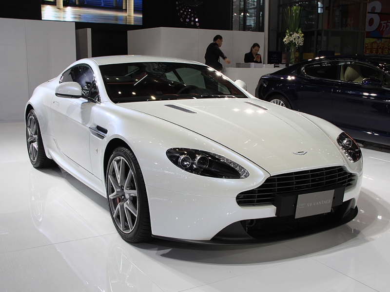 V8 Vantage