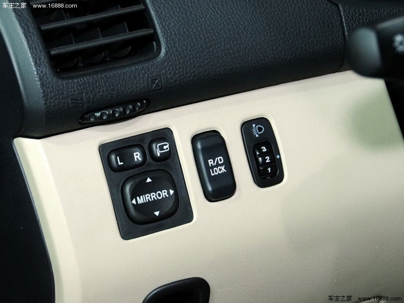  帕杰罗·劲畅 2013款 2.4L 手动两驱舒适版