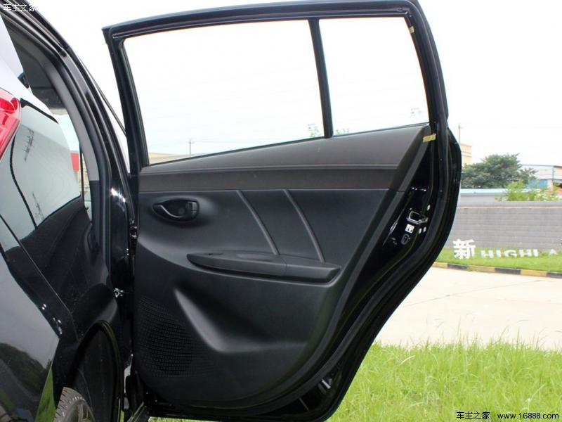 YARiS L 致炫