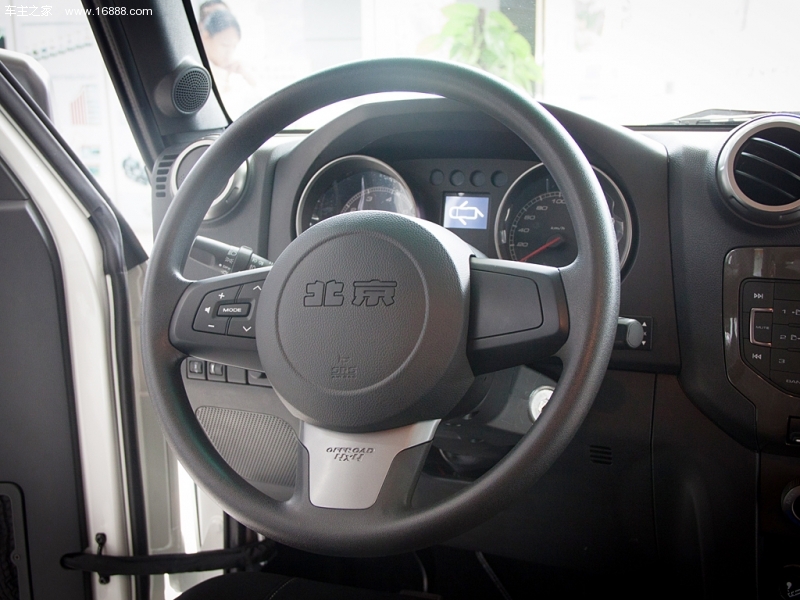  北京BJ40 2016款 40L 2.3T 自动两驱豪华版