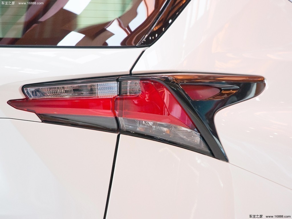 雷克萨斯NX 2015款 300h 前驱版