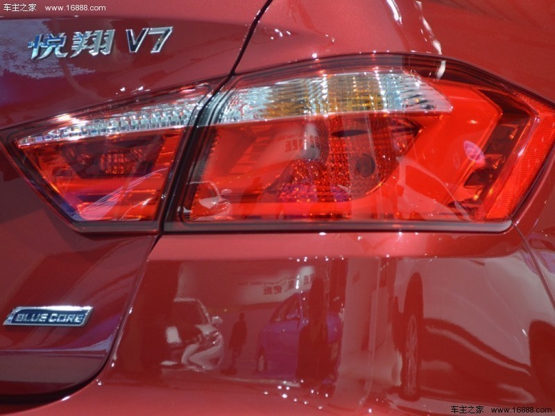 悦翔V7 2015款 1.6L 自动乐趣型