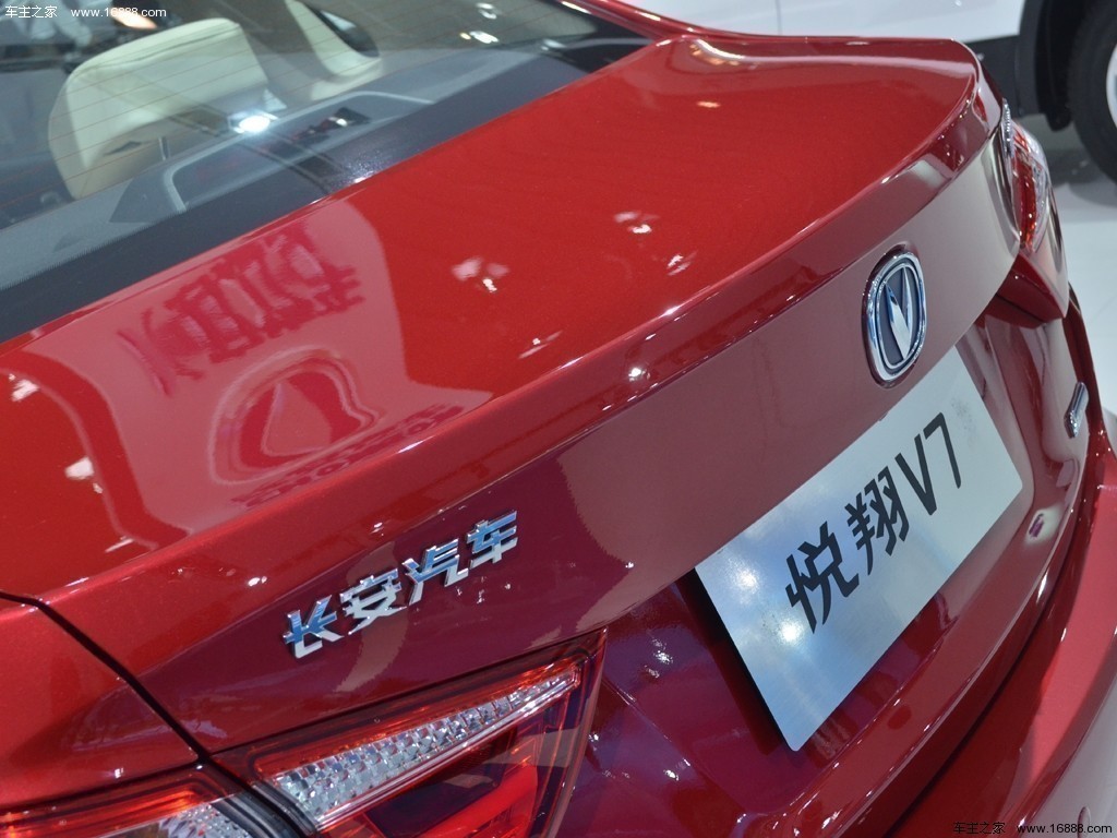 悦翔V7 2015款 1.6L 自动乐趣型