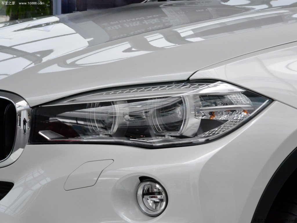 宝马X615款 xDrive35i 豪华型
