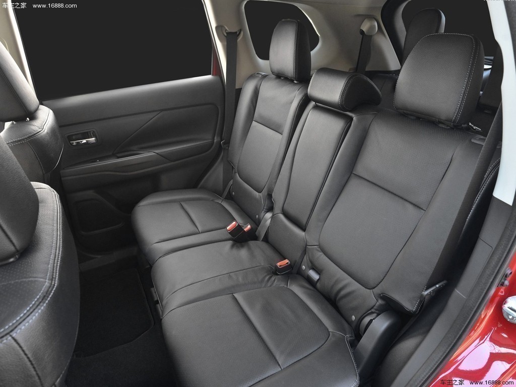 汽车图库 三菱 进口三菱 欧蓝德(进口)(157/477) 内饰 2016款 基本型