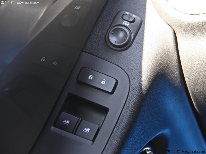 科迈罗2015款 3.6L RS限量版