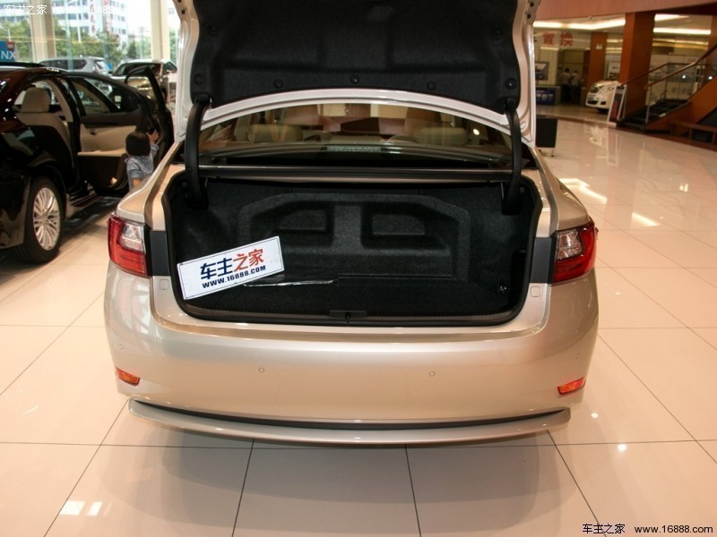 雷克萨斯ES2015款 300h 舒适型