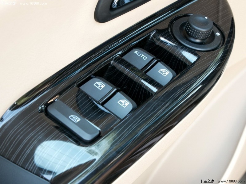 五菱宏光 2015款 1.5L S1 豪华型
