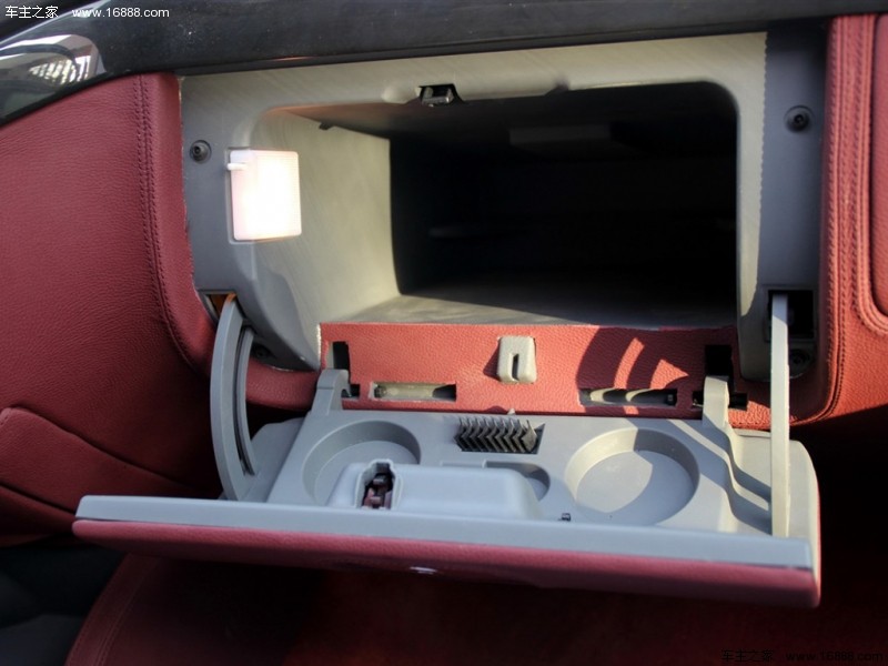 新凯威霆 2015款 3.0L 标准型