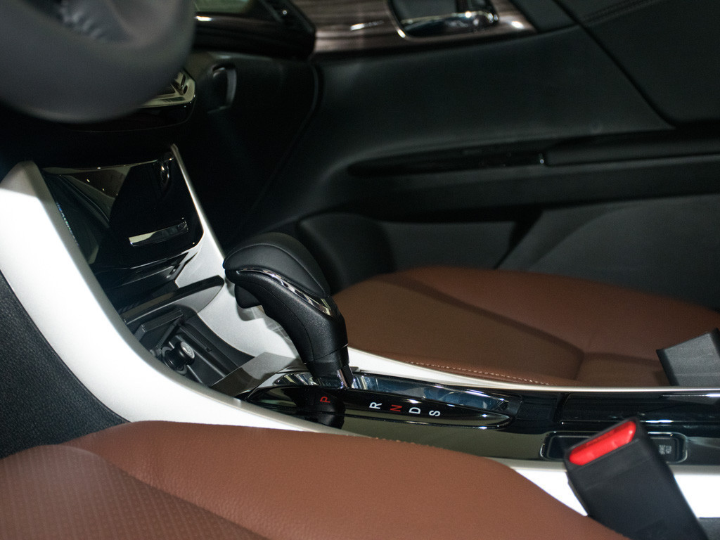 雅阁 2016款 2.4L 智尊版