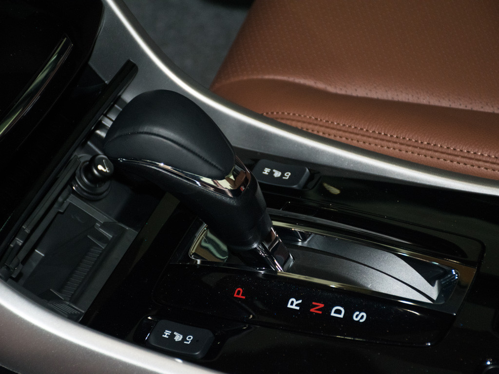雅阁 2016款 2.4L 智尊版