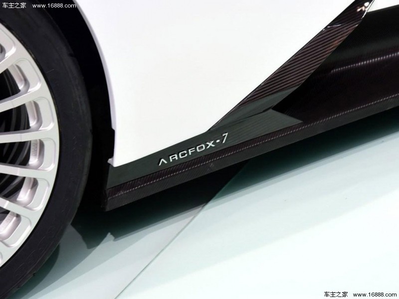 ARCFOX-72016款 基本型