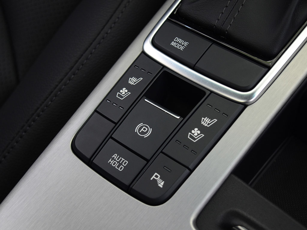 起亚K5 2016款 2.0L hybrid LUX