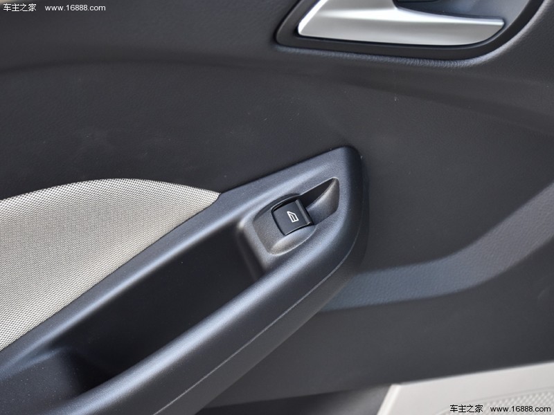 福克斯 2015款 三厢 1.6L 自动舒适型