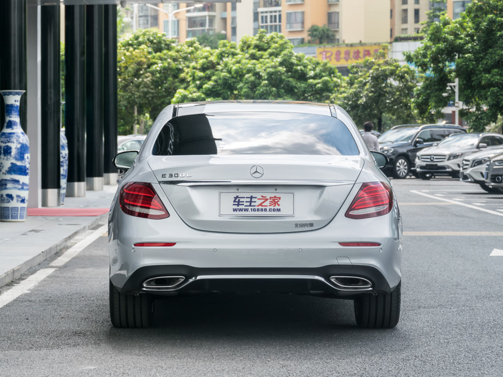 奔驰E级 2016款 E 300 L 运动豪华型