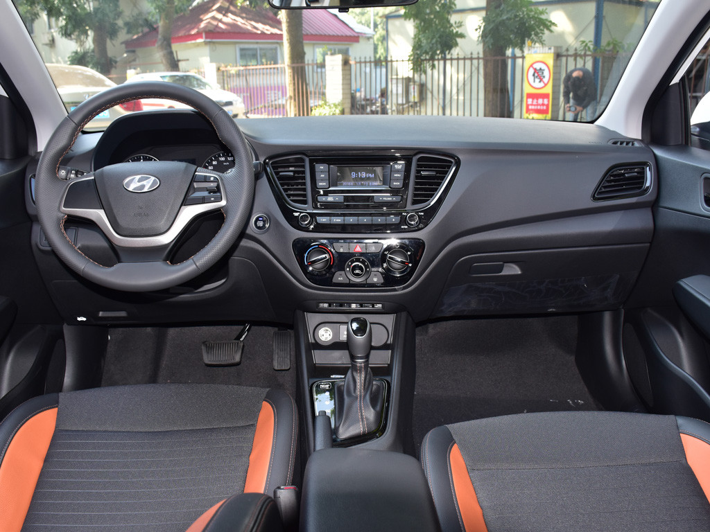 悦纳RV 2017款 1.4L 自动活力版SPORT