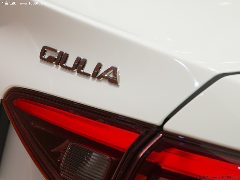 Giulia朱丽叶 2017款 2.0T 280HP 豪华版