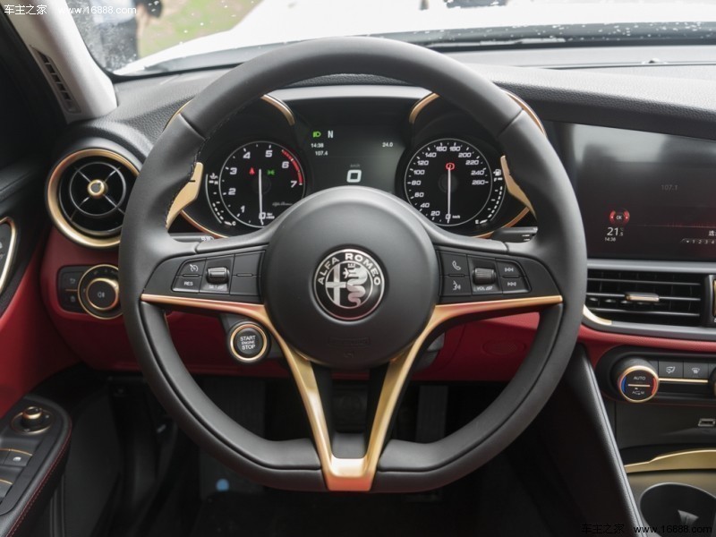  Giulia 2017款 2.0T 280HP 豪华运动版