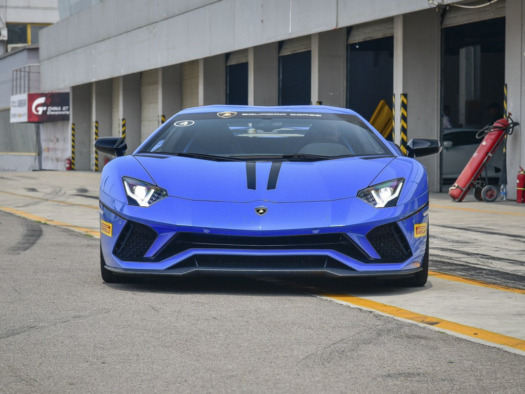 Aventador2017款  S（指导价：673.97万）