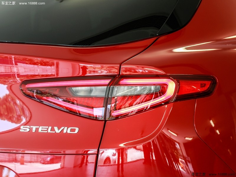 Stelvio斯坦维2017款 2.0T 280HP 豪华版（指导价：暂无）