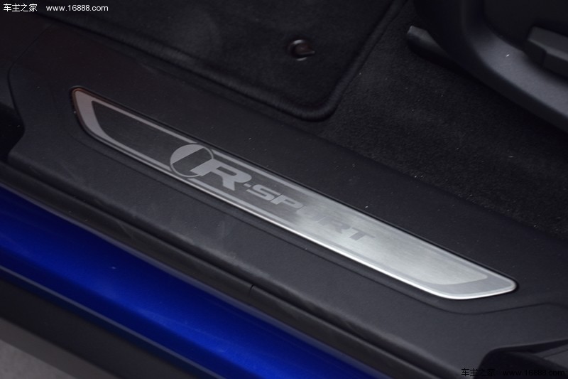  捷豹F-PACE 2018款 改款 2.0T 四驱R-Sport运动版