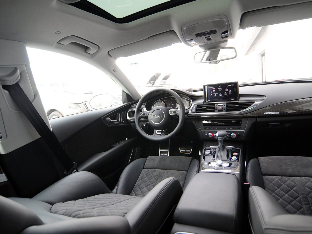 奥迪S72016款 4.0 TFSI quattro