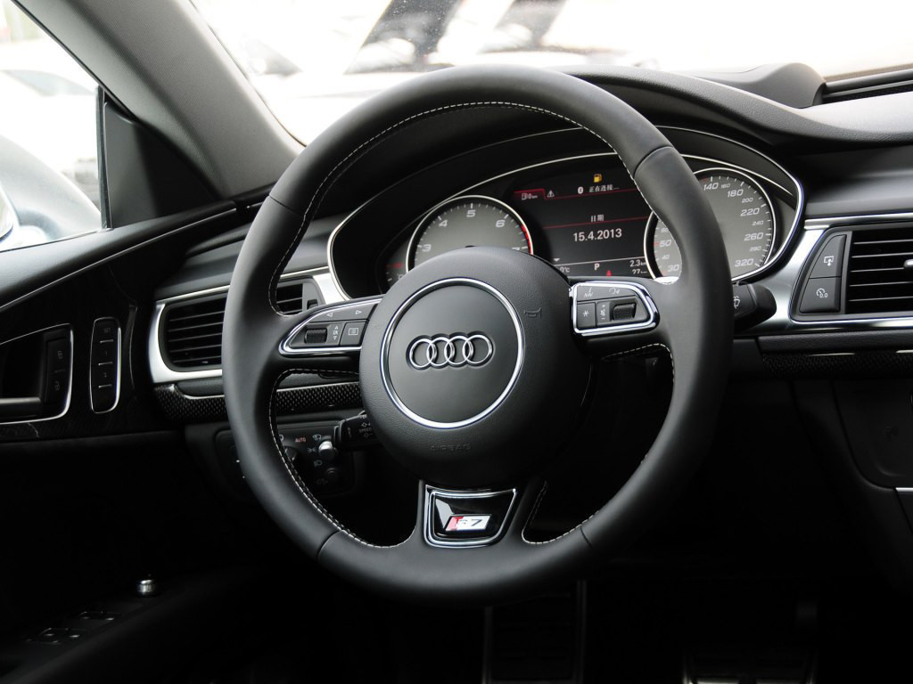 奥迪S72016款 4.0 TFSI quattro