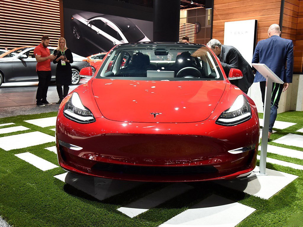 Model 3(进口)自动基本型