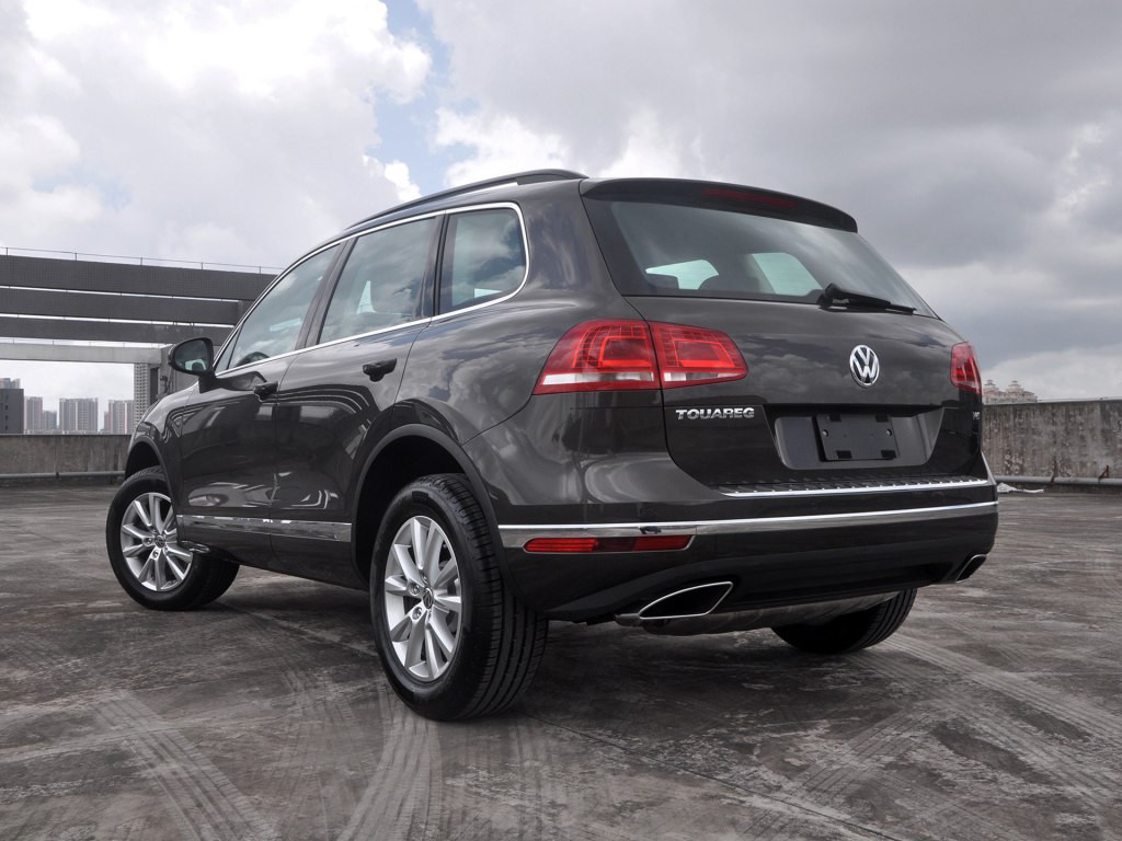 汽车图库 大众 平行进口大众 途锐美规版 2018款 自动基本型(5/31)