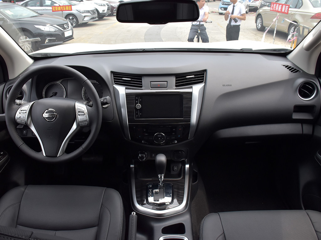 汽车图库 日产 郑州日产 途达(15/60) 内饰 2018款 2.