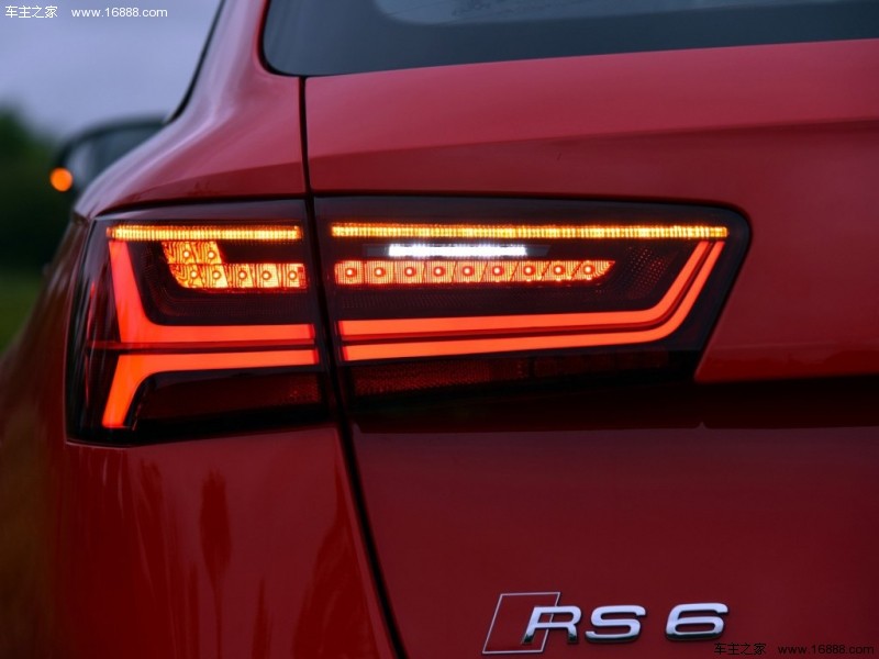 奥迪RS 66 2016款 RS 6 4.0T Avant
