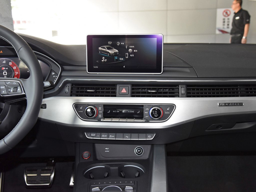 奥迪s42018款 s4 3.0tfsi