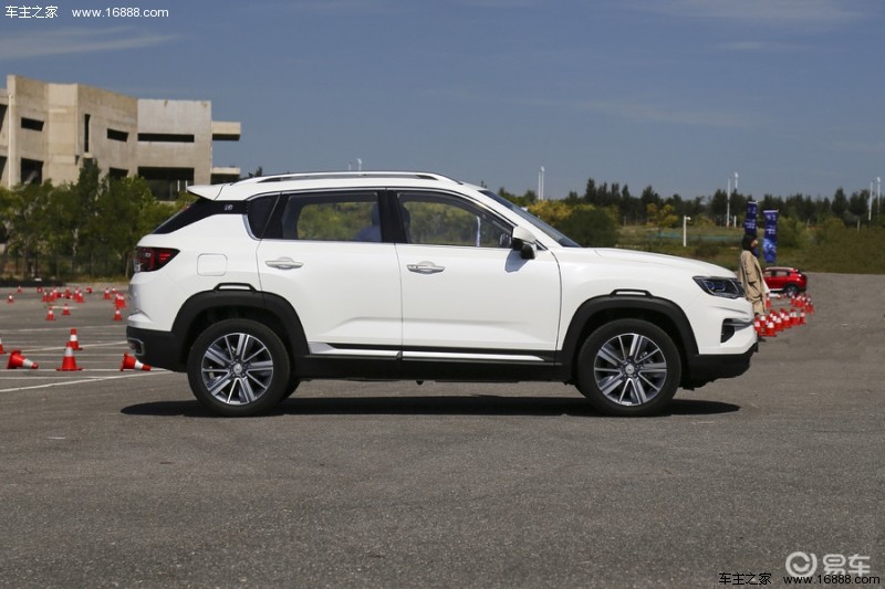 plus 2018款 1.6l 自动酷联版|长安cs35 plus外观图片 - 成都众汇汽车